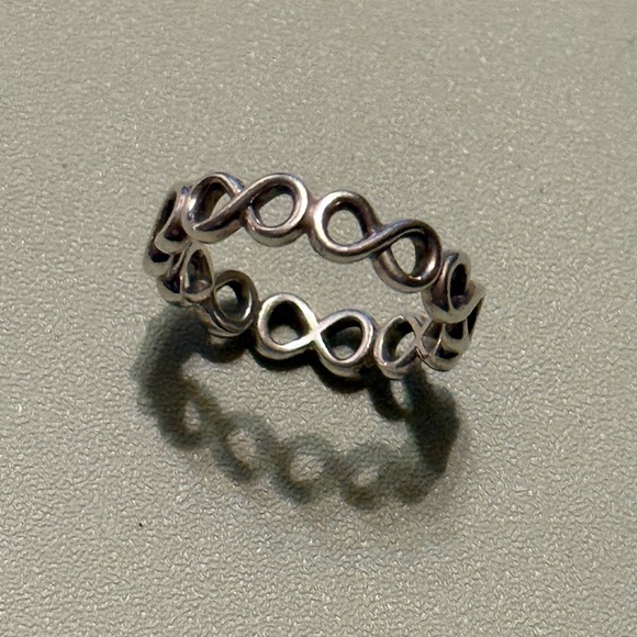Elegant Sterling Silver 925 Infinity Ring size 5 - Picture 5 of 16